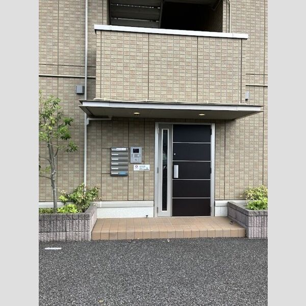 オリーブ205号室 エントランス