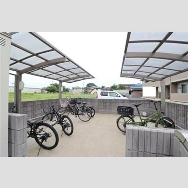 スカイヒル203号室 駐輪場