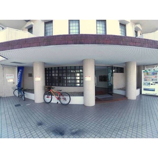 ラ・レジダンス・ド・アドラーブル エントランス