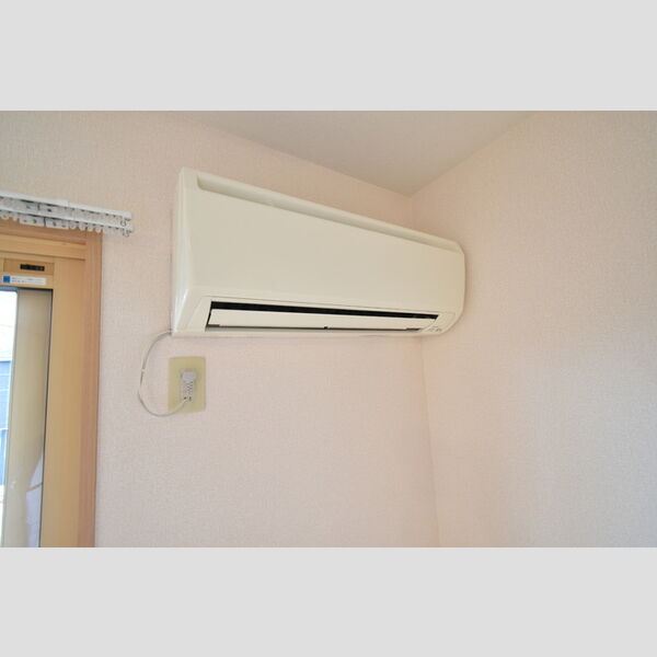 ファミール多摩平206号室 エアコン