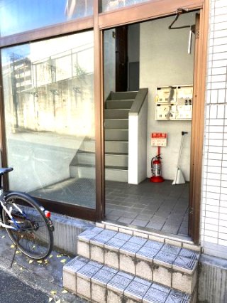 マルヤハイツ402号室 エントランス