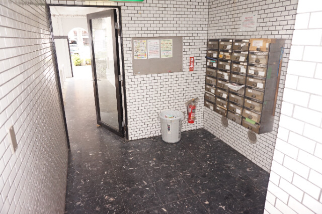 タウンコート丸義(E-146) エントランス