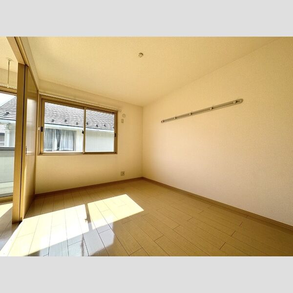 メゾンヴェールSYOEI202号室 南側洋室