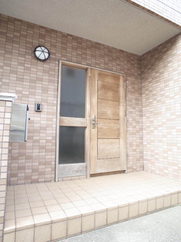 ドゥエル　イースト 広い玄関　賃貸では珍しいです