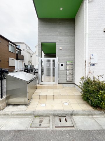 Daisy302号室 エントランス