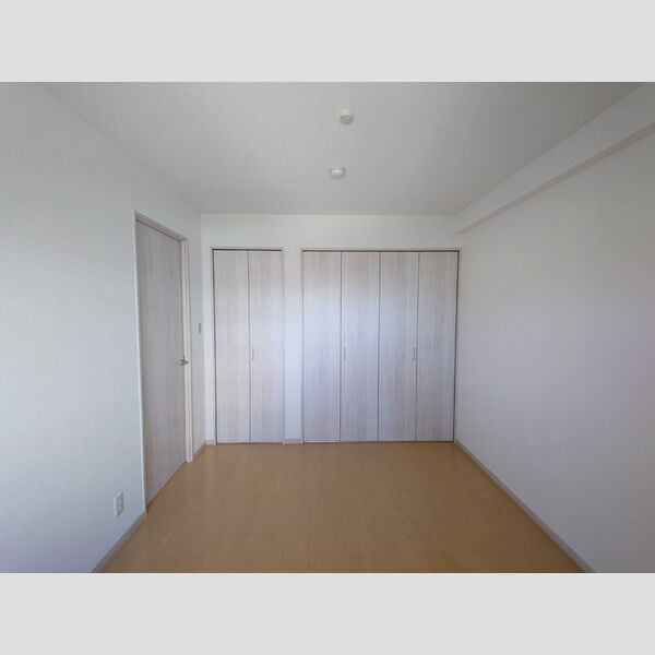 グランヴェールにしすな305号室 洋室6.1帖