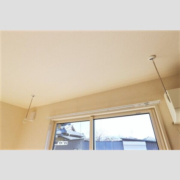 コンフォールコート103号室 室内物干し