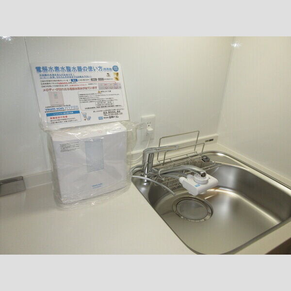 セレスティア高島平201号室 電解水素水整水器