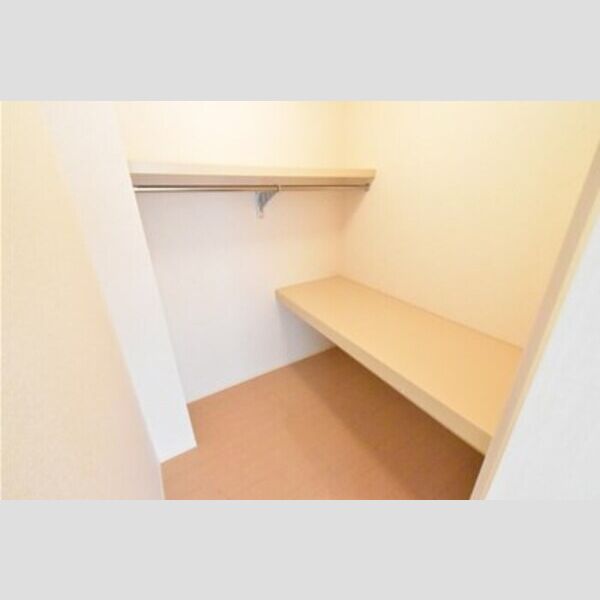 ハイネスA105号室 ウォークインクローゼット