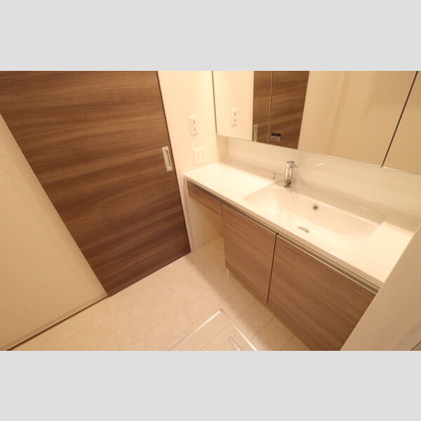 クレシェンテ 洗髪洗面化粧台