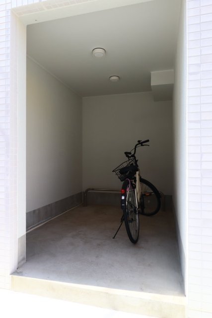 ブライト住吉4階 駐輪場