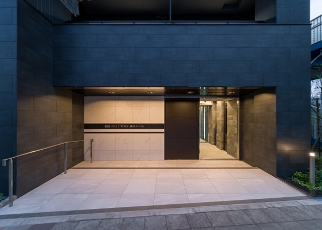 ガーラ・ステーション横浜三ツ沢 エントランス