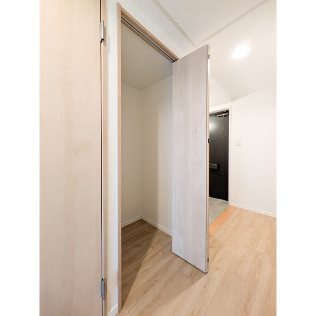 オーパスホームズ白山0402号室 内観