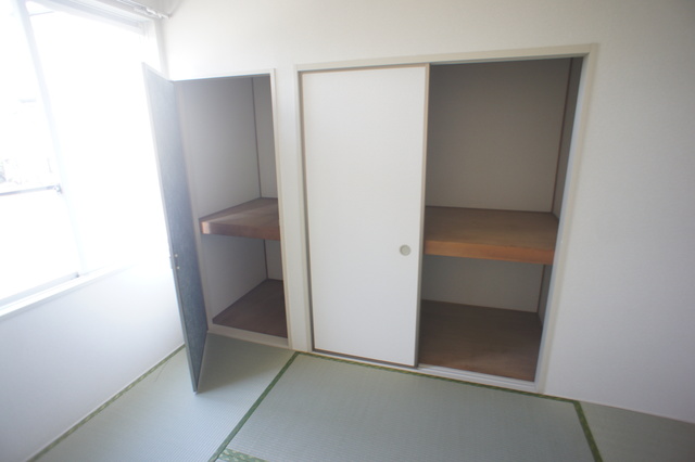 クレストコートＡ0201号室 広々収納あり