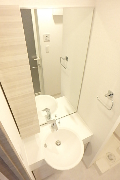 ガーラ・プレシャス川崎7階 コンパクトで使いやすい洗面所