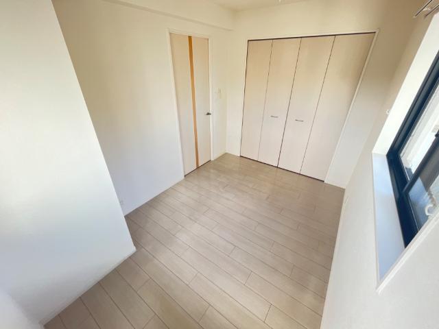 アンビシャス千葉城前502号室 洋室