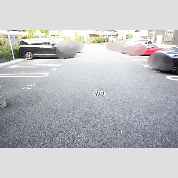 Grandir　B107号室 駐車場