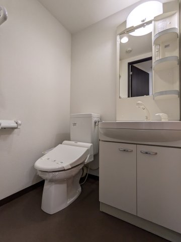 ジュモー京成船橋101号室 トイレ