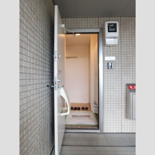 カームベリー　B201号室 玄関