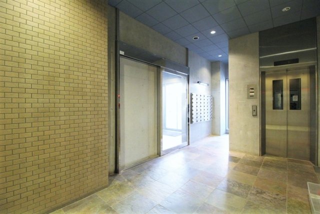 アーバイルプライムイースト エントランス