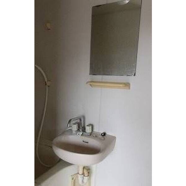 メゾン・ド・ヴィレ　鷺沼0413号室 洗面