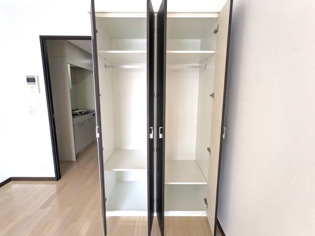 ジュモー京成船橋705号室 収納