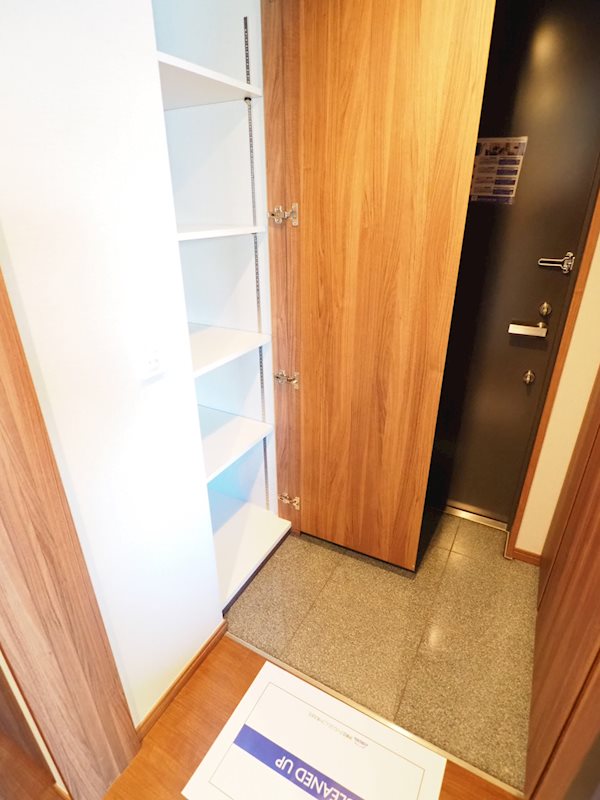 レジディア品川2階 玄関