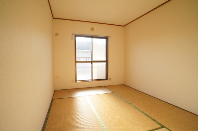 アネックス本郷 居室3（エアコンの設置も可能です。【和室6帖】）