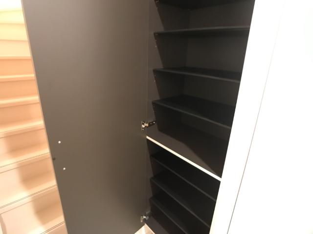 Ｓｔａｇｅ　Ｋ’ｓ（ステージ　ケーズ） 下駄箱