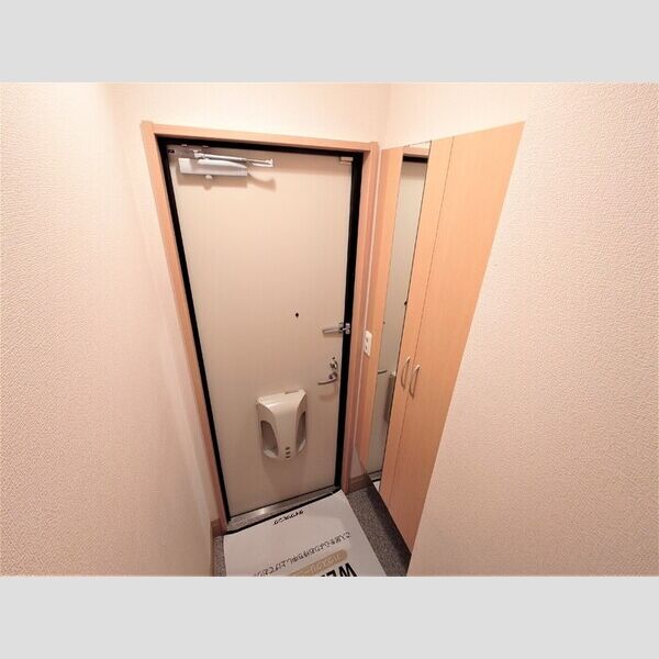 シャンティ202号室 玄関