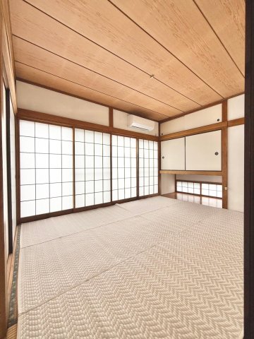 【4DK戸建】羽村市動物公園前 【2階6畳和室】新品エアコン完備、日当たり良好、敷きマット有