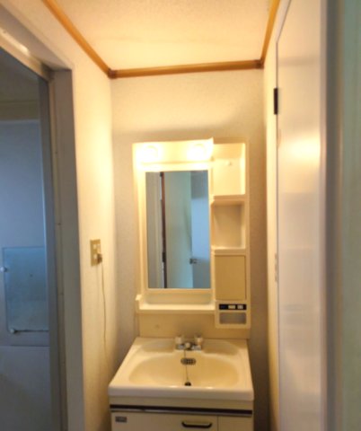 領家レジデンス302号室 クリーニング前の写真です