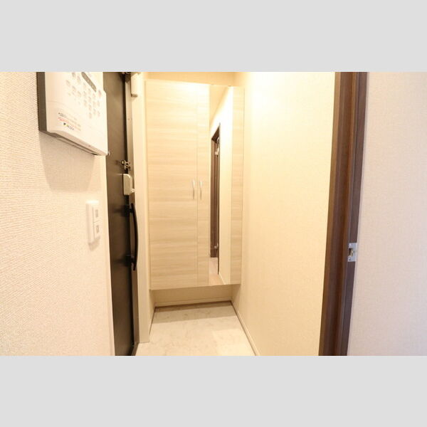 ピュアハイム大倉山301号室 玄関