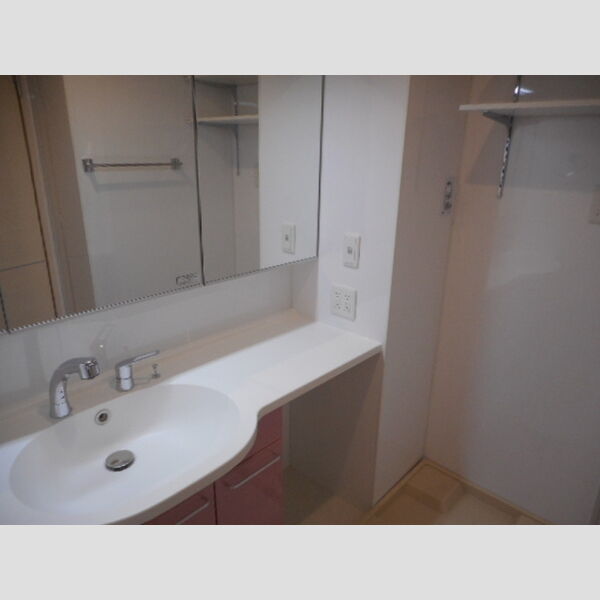 リヴェール 大型洗髪洗面化粧台(三面鏡付き)