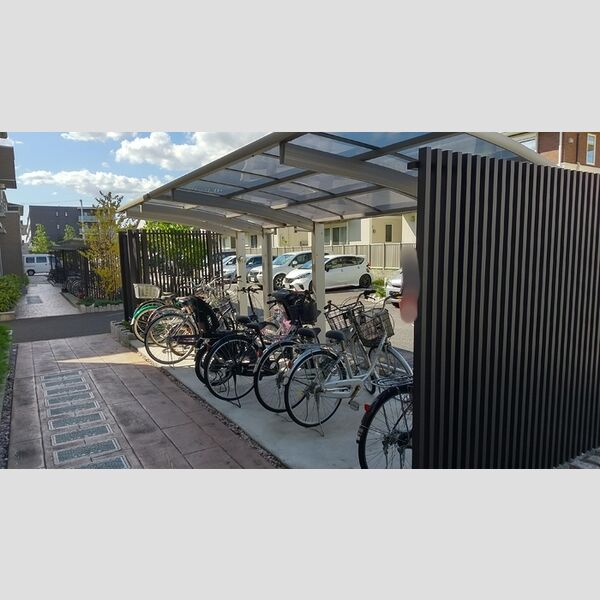 ロイジェントパークス レイクタウン Ⅲ　C 駐輪場