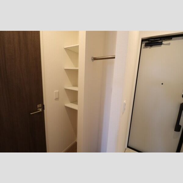 ボヌール302号室 廊下収納