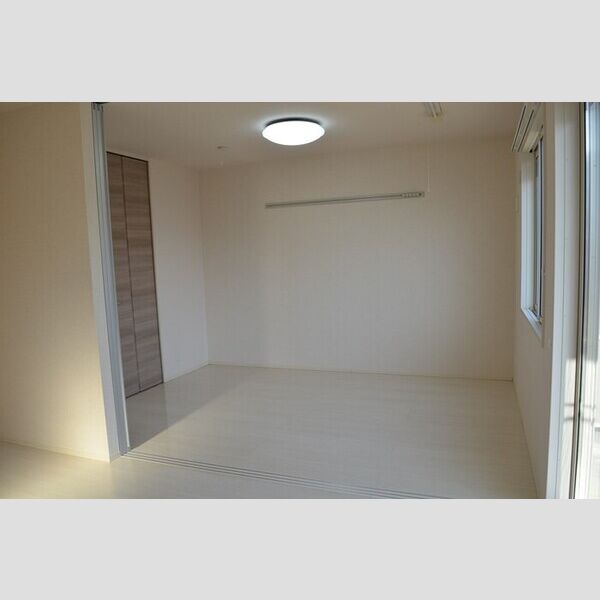 マ・メゾン リビングダイニング(別角度)