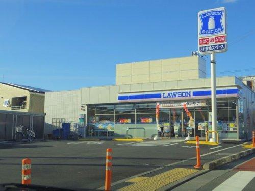 ティファニーヒルズⅡ106号室 【コンビニエンスストア】ローソン 武蔵増戸駅前店まで140ｍ