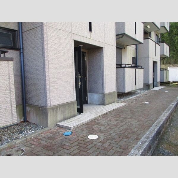 トリニシティ　壱番館 エントランス