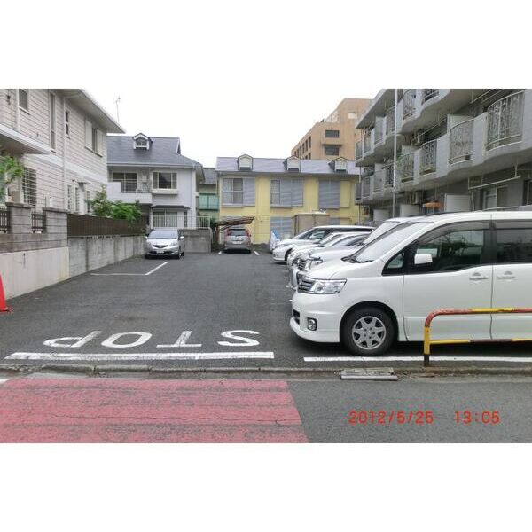 カーサ・ナビオプェンテ 駐車場