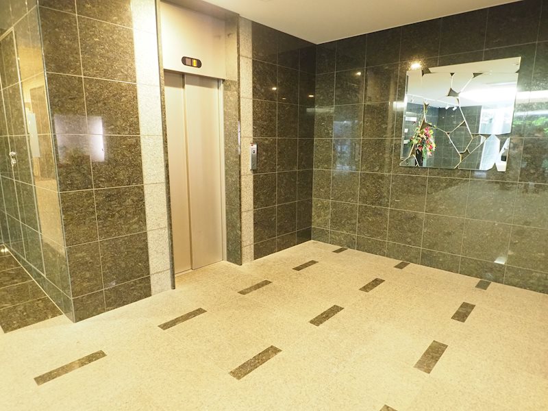 パークフラッツ市谷台町坂2階 エレベーターホール