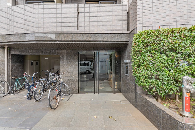 ルーブル渋谷初台弐番館 エントランス