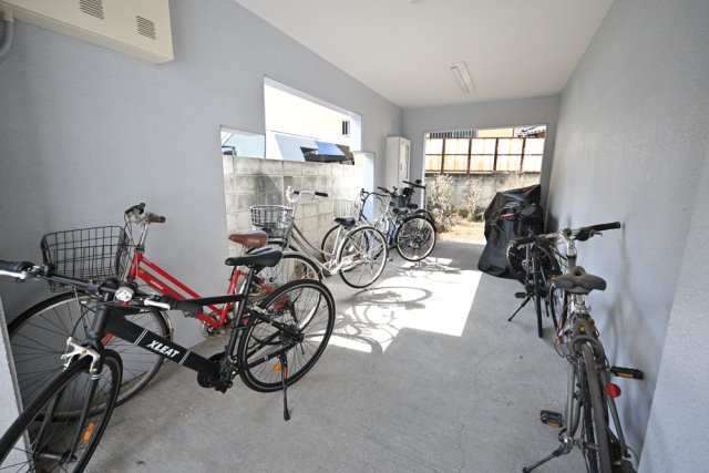 トップ金町3階 駐輪場