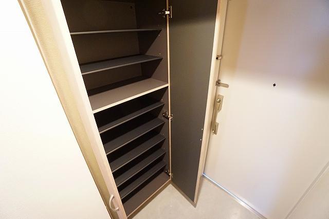 ・ROOTs Shiki9階 玄関