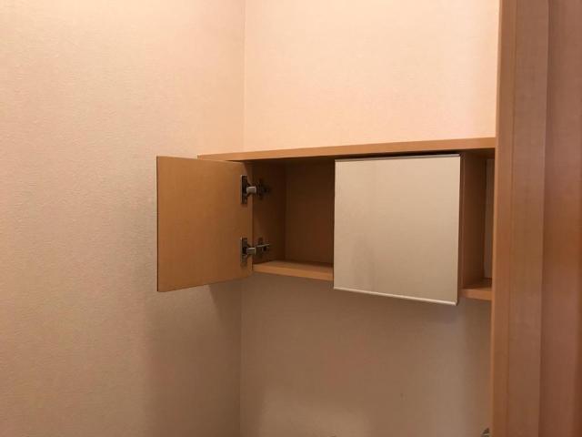 ピュアガーデン美穂206号室 トイレ収納（イメージ）