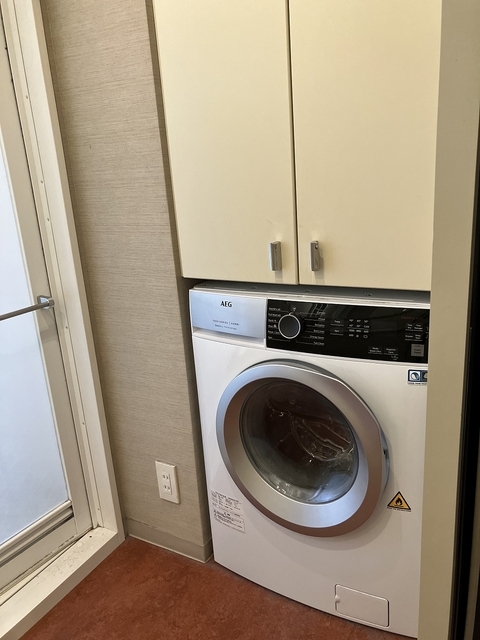 東京ツインパークスＲＩＧＨＴ　ＷＩＮＧ 洗濯乾燥機　2025年10月撮影