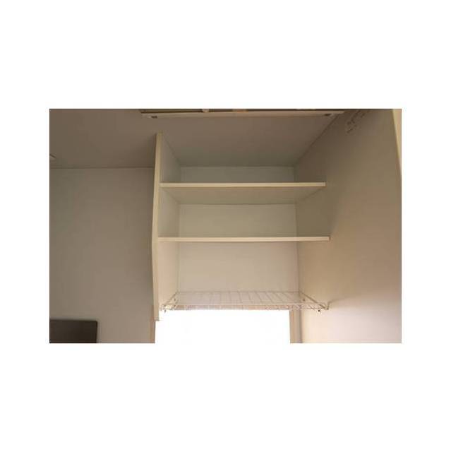 ヴィラ　ペンディーオ 収納棚