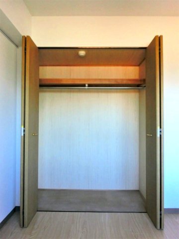 パルティール二俣川0301号室 洋室１収納　※現況優先