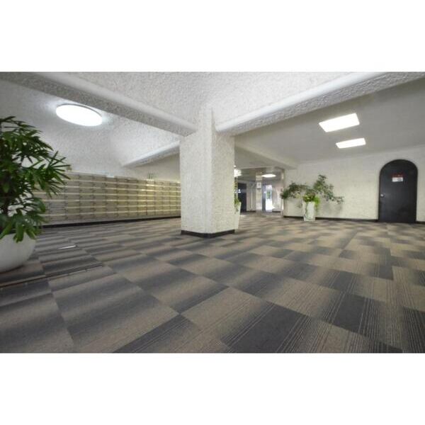 秀和第二南平台レジデンス419号室 エントランス