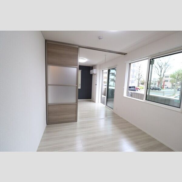 クエル101号室 洋室